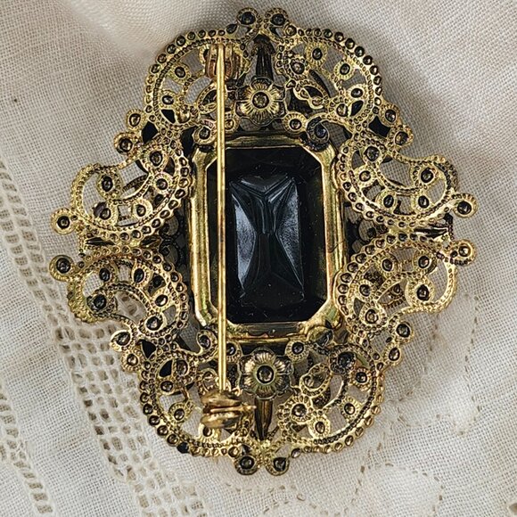 Vintage Edwardian Revival Brass Filigree Mourning Brooch with Black Glass Inlay - Picture 5 of 10